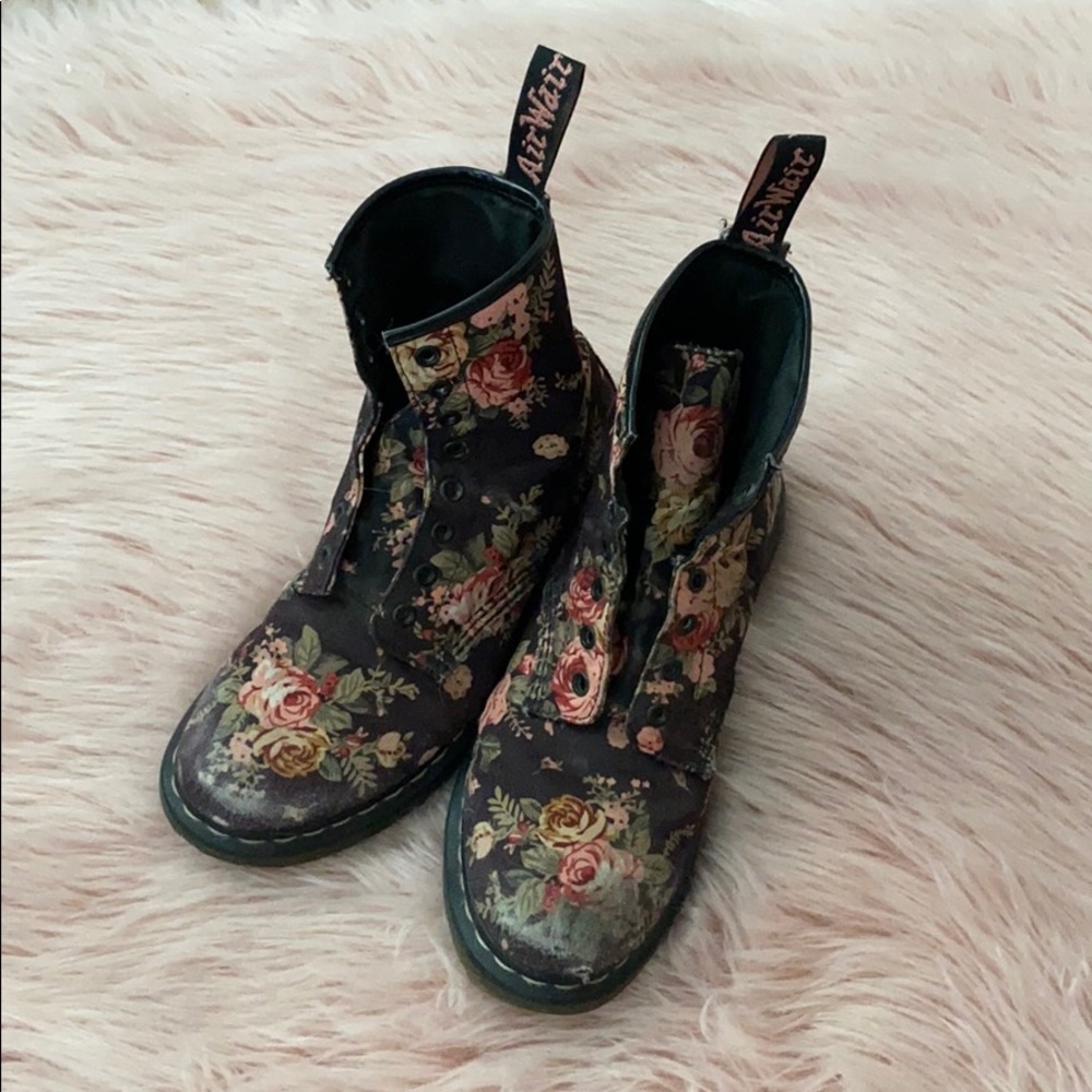 Rose combat boots